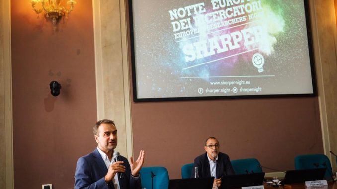 Conferenza-Notti-ricercatori-Sharper-Leonardo-Alfonsi-copertina