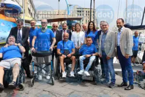 Al-borgo-dei-Marinari-di-Napoli-per-il-lancio-in